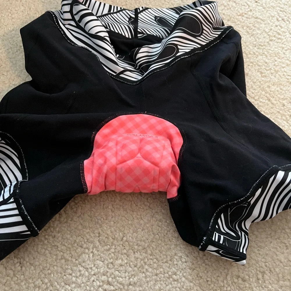 Shebeest Women's Black Cycling Shorts Size Medium - Picture 6 of 7